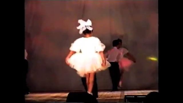 "Весёлая полька", 2 класс 2002г. смотреть онлайн