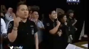 Маленькая девушка читает коран. МашаАллагь