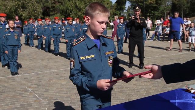 На Малаховом Кургане в Севастополе состоялось пятое юбилейное посвящение в кадеты МЧС России смотреть онлайн