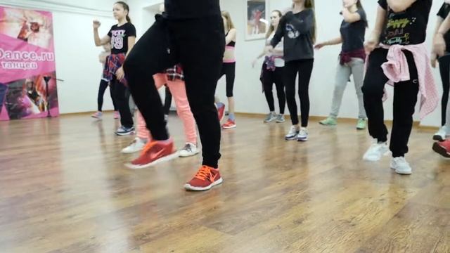 Современные танцы для детей под руководством Лукояновой Лены смотреть онлайн