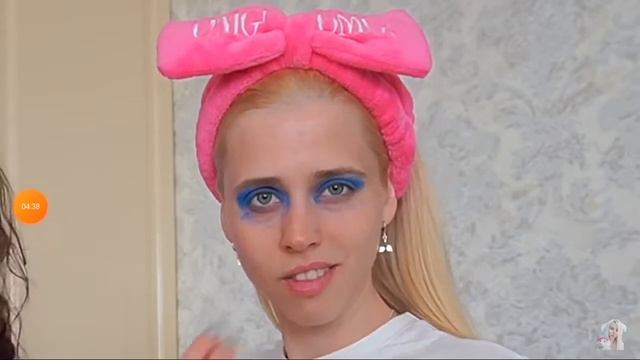 Подписчики рисуют макияж косметику | Макар Карелин и Настя Кош | смотреть онлайн