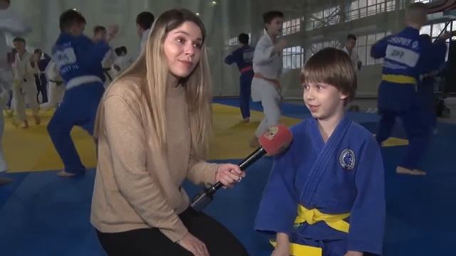 Как готовятся маленькие дзюдоисты к празднику 8 марта? смотреть онлайн