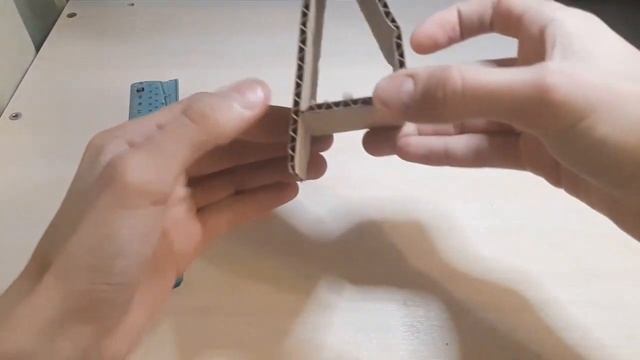 Подставка для телефона из картона за 5 минут.Своими руками смотреть онлайн