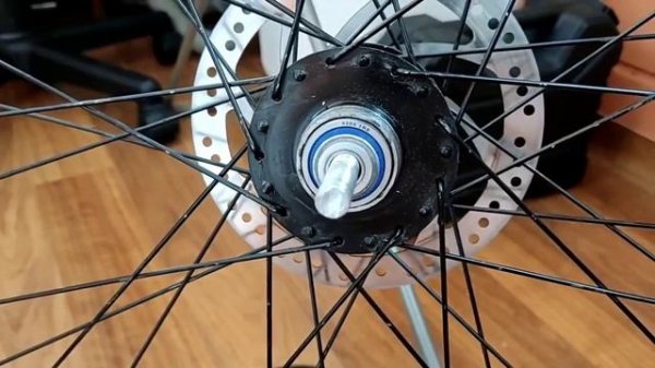 Переделка велосипедной втулки под трещотку на промышленные подшипники.