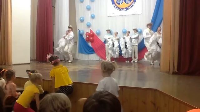 Мексиканский танец Сапатео и Авалюлька смотреть онлайн