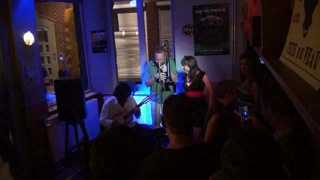 Angel and Demon and Trombone-man! Very Supersticious смотреть онлайн