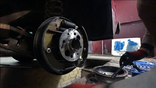 ЗАМЕНА САЛЬНИКА ПОЛУОСИ. ВАЗ 2101-2107 смотреть онлайн