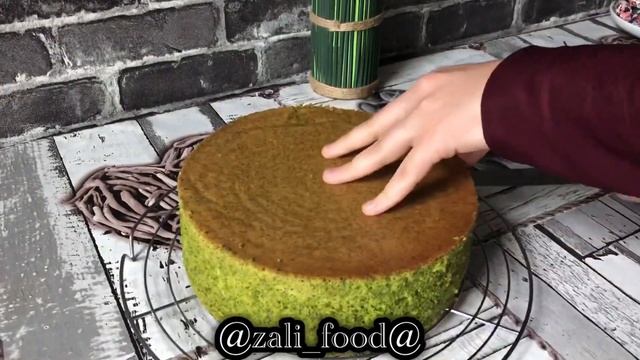 ИЗУМРУДНЫЙ ТОРТ (со шпинатом) смотреть онлайн