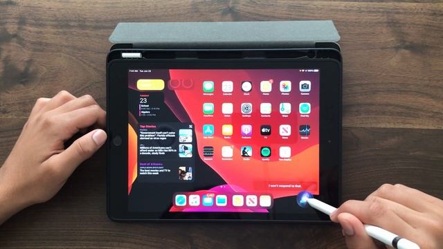 Finally the Apple Pencil is Really Useful (iPadOS 14 Beta 1 Overview) смотреть онлайн