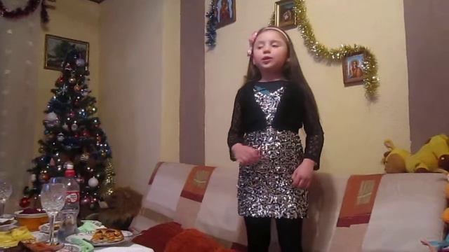 Дочка поздравляет с Новым годом!!!! смотреть онлайн