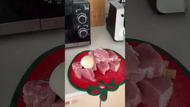 Мясо заготовки с луком для домашних колбасок из свинины #мясо смотреть онлайн