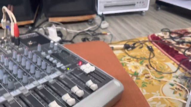 Mixer mackie 1402 vlz3 hàng bãi Mỹ xuất Nhật chạy đa cầu điện đẹp như mới смотреть онлайн