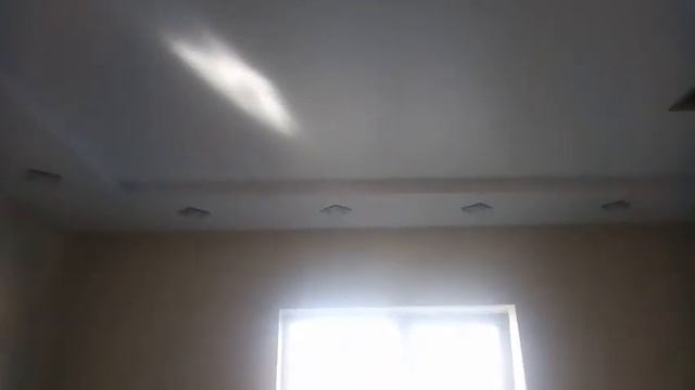 Белый натяжной потолок в коттедж в Белгороде смотреть онлайн