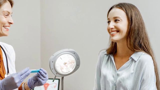 Мужчина спас незнакомую девушку, а когда узнал кто она, пожалел о поступке… смотреть онлайн