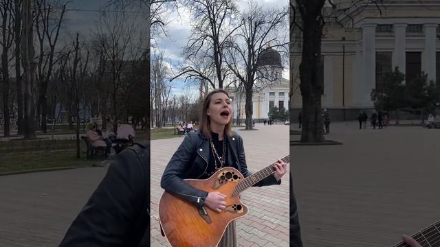 Влада Жукова. Песня про Дерибасовскую. #одесса #Дерибасовская #уличнаямузыка смотреть онлайн