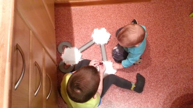 Игры в жуков :) смотреть онлайн