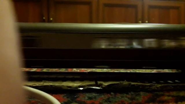 Поезд мчится по квартире. Игрушечная железная дорога " Пико" смотреть онлайн