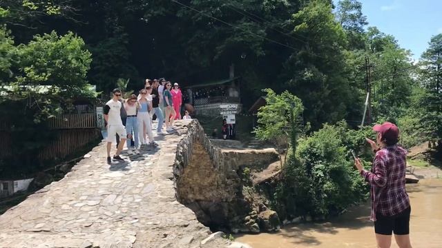 Водопады и другие раскрученные туристические места в окрестностях Батуми. Стоит ли сюда ехать смотреть онлайн