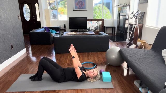 Complete Clinical Pilates Mat Warm Up: Engage Core & Flexibility in 4.5 Minutes смотреть онлайн