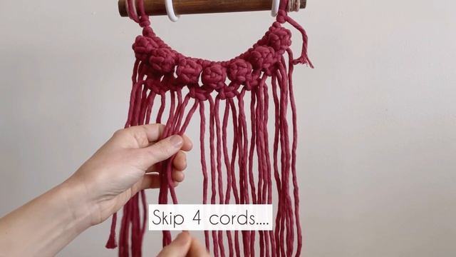 EASY MINI MACRAME WALLHANGING | MACRAME FOR BEGINNERS | MACRAME TUTORIAL смотреть онлайн