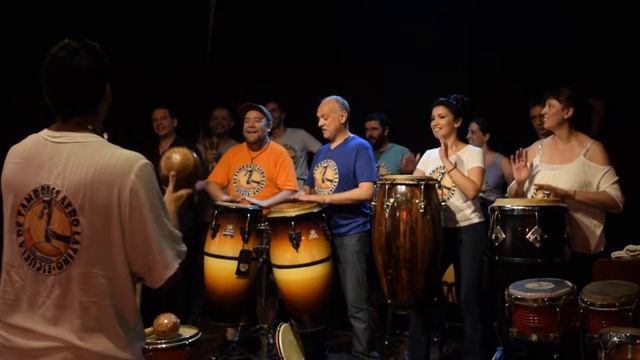 Arreglo de Bomba y Plena. Escuela de Tambores Afrolatinos смотреть онлайн