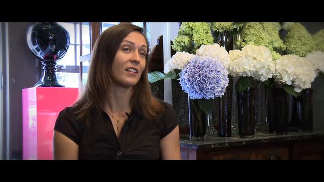 Vanessa Diffenbaugh talking about the inspiration behind THE LANGUAGE OF FLOWERS смотреть онлайн