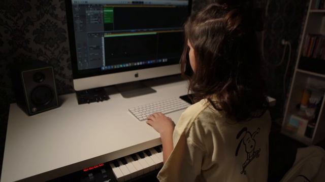 ПРОБУЕМ СДЕЛАТЬ БИТ КАК У LIMBA!!! смотреть онлайн