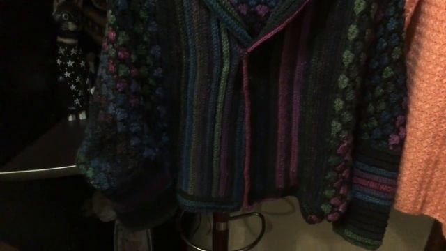 Жакет крючком из прямоугольника узором марокканское сердце. смотреть онлайн