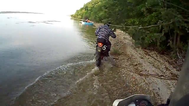 По берегу Волги до слободки и обратно (падение). смотреть онлайн