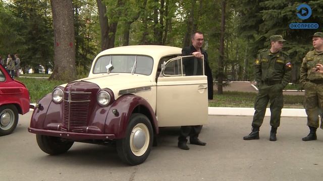 Около ПГУ в Пензе прошла выставка уникальных ретро-авто смотреть онлайн