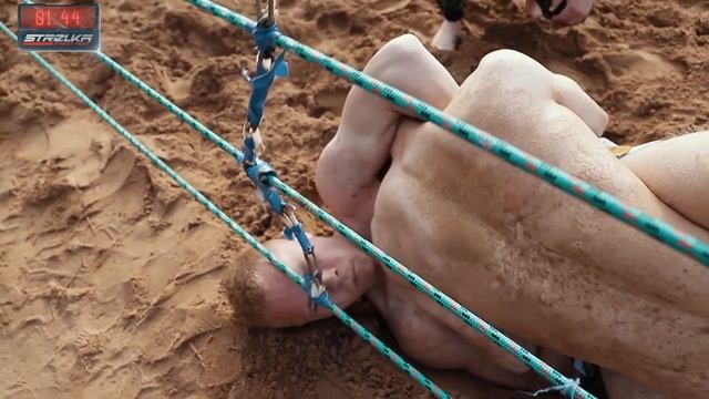 Player On Guitar Vs MMA Fighter !