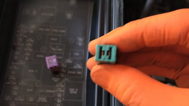 Antilock ABS light on - How to check ABS fuses смотреть онлайн