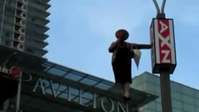 Летающая бабулька смотреть онлайн