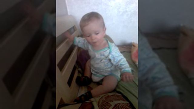 ползать не умеем,но очень стараемся ходить(8 мес.) смотреть онлайн