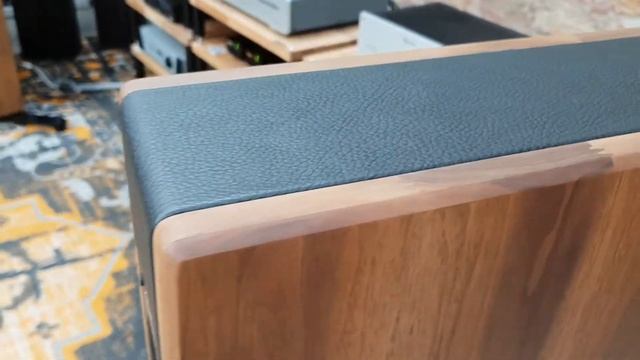 Auris Audio Poison8 Loudspeakers смотреть онлайн