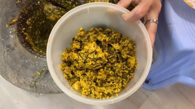 Raw Tamarind Thokku || చింత తొక్కు ను సంవత్సరాల పాటు నిల్వ చేసుకునే విధానం смотреть онлайн