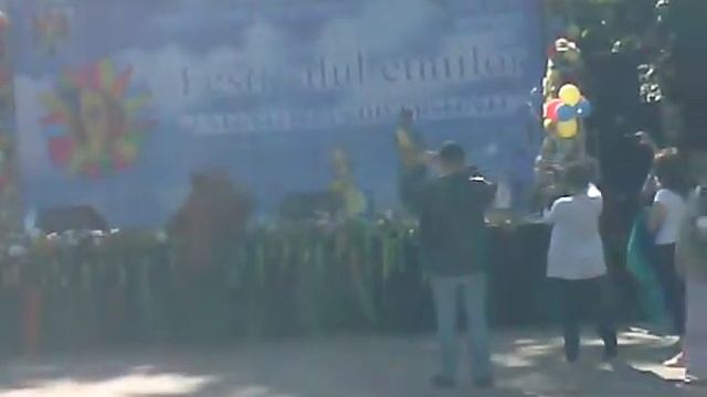 Индийский классический танец ансамбль Молдавский день общин 2018 Кишинев смотреть онлайн
