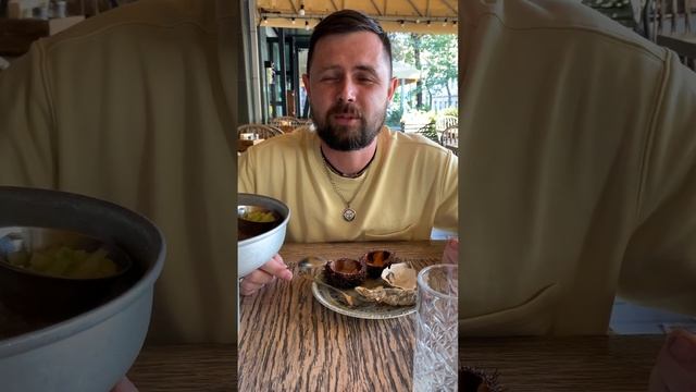 Пробуем первый раз устриц ? и морских ежей