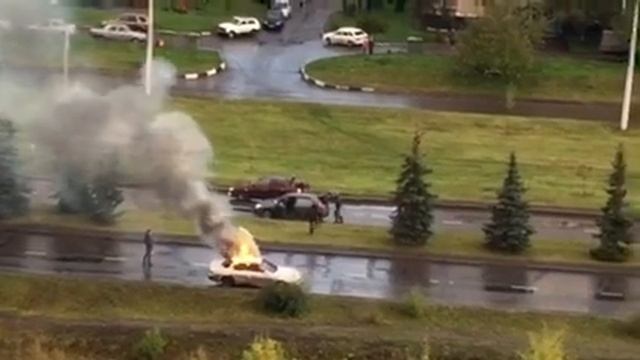 Авто загорелось на дороге смотреть онлайн