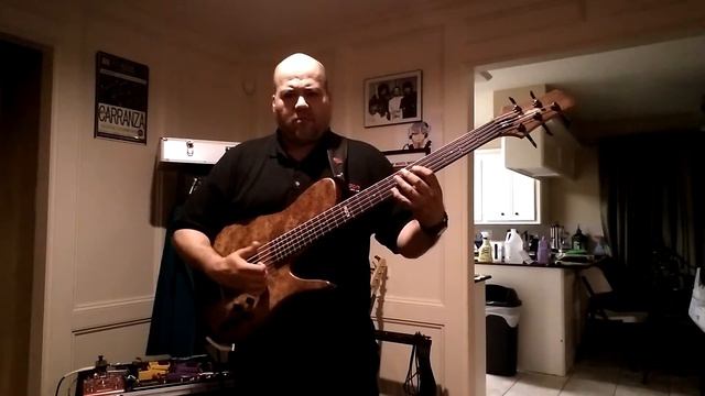 Messing around with my Kraken bass and pedals смотреть онлайн