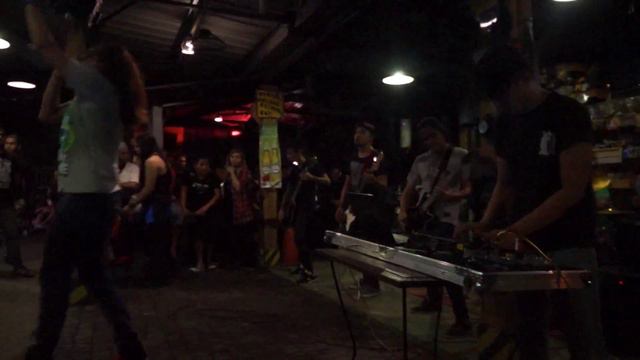 Moments Apart by Sunflower Project(Cavite) at Flip and Beyond Bar_Andis Prod.(July 11, 2015) смотреть онлайн