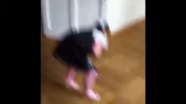 Девочка Кидает Зигу смотреть онлайн