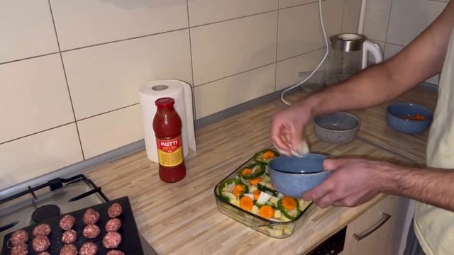 ВИ ЩЕ ТАКОГО ТОЧНО НЕ ЇЛИ / страву позичив у Турків смак просто #страватурції #страва #котлети #пар смотреть онлайн