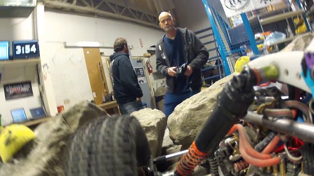 Crawler Teds Garage - onboard a Berg comp crawler смотреть онлайн