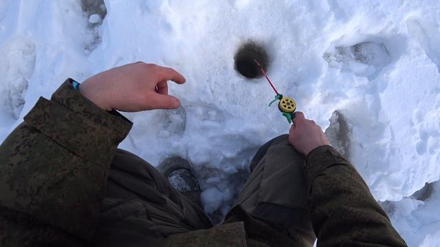 Рыбалка.День второй.Отвёл душу.Окуни гнут удочки. смотреть онлайн
