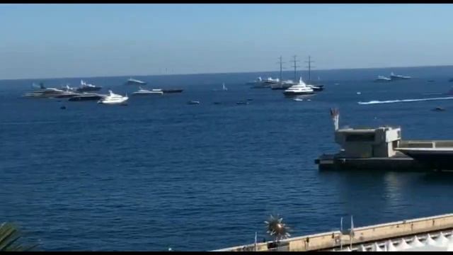Мегаяхты на рейде яхт шоу в Монако. MYS 2018. Княжество Монако смотреть онлайн