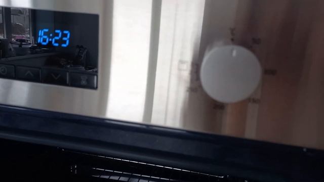 Распаковка — Электрический духовой шкаф Samsung NV68R1340BS/WT смотреть онлайн