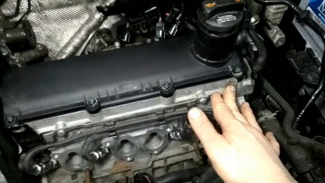 Замена свечей Volkswagen Golf 5 1.6L смотреть онлайн