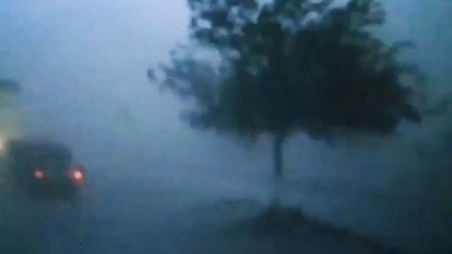 Лейлекском районе пронёсся смерч смотреть онлайн