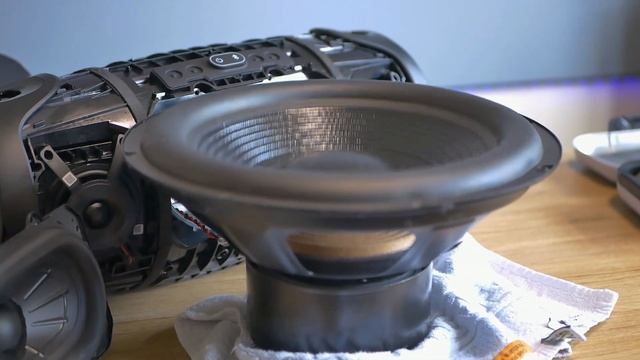 JBL BOOMBOX 3 "POWERING A 12" SUBWOOFER?!???" смотреть онлайн